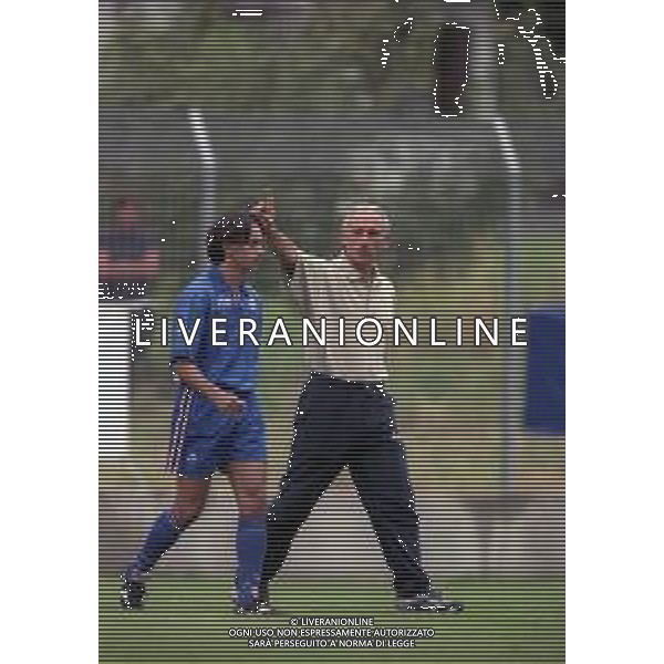 2000-2001 AMICHEVOLE SAMPDORIA CALCIO NELLA FOTO LUIGI CAGNI ALLENATORE SAMPDORIA CALCIO CON GAETANO VASARI AG ALDO LIVERANI SAS