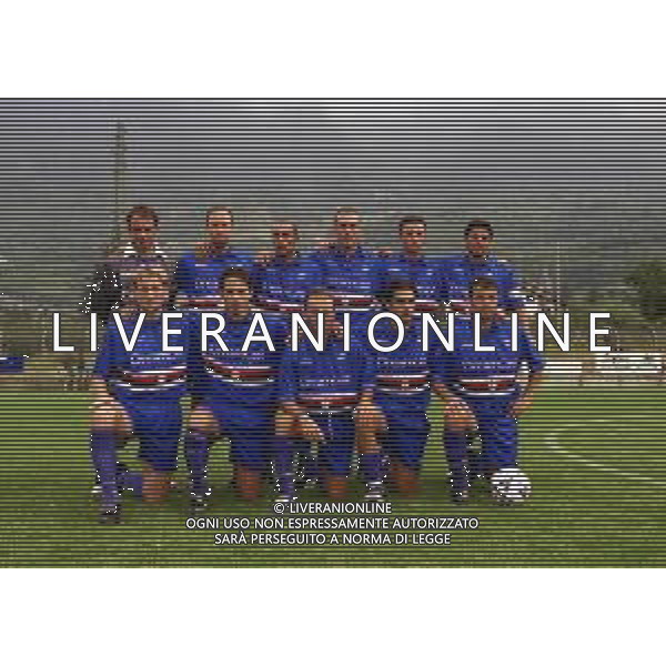 2000-2001 AMICHEVOLE SAMPDORIA CALCIO NELLA FOTO FORMAZIONE SAMPDORIA 2000-2001 DA SIN IN PIEDI FABIO CASAZZA-DARIO MARCOLIN.CARMINE ESPOSITO-VITTORIO TOSTO-NENAD SAKIC-SIMONE VERGASSOLA SED DA SIN. BRATISLAV ZIVKOVIC-ALESSANDRO GRANDONI-MARCO SGRO\'- EMANUELE MATZUZZI-ZORAN JOVICIC AG ALDO LIVERANI SAS