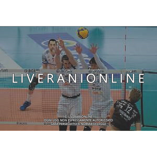 Roberto Tommasini/LM - NBV Verona vs Allianz Milano - Campionato di Volley Superlega Serie A 2020/2021 03 gennaio 2021 - Verona, Italia Nella foto: Muro di Yuki Ishikawa - Allianz Power Volley Milano e Jan Kozamernik - Allianz Power Volley Milano @LM/Roberto Tommasini AG ALDO LIVERANI SAS