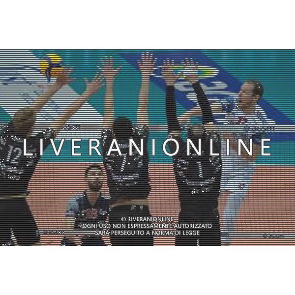 Roberto Tommasini/LM - NBV Verona vs Allianz Milano - Campionato di Volley Superlega Serie A 2020/2021 03 gennaio 2021 - Verona, Italia Nella foto: Attacco di Tine Urnaut - Allianz Power Volley Milano @LM/Roberto Tommasini AG ALDO LIVERANI SAS