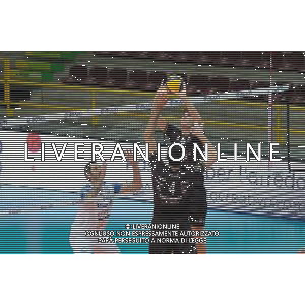 Roberto Tommasini/LM - NBV Verona vs Allianz Milano - Campionato di Volley Superlega Serie A 2020/2021 03 gennaio 2021 - Verona, Italia Nella foto: Palleggio di Luca Spirito - NBV Verona @LM/Roberto Tommasini AG ALDO LIVERANI SAS