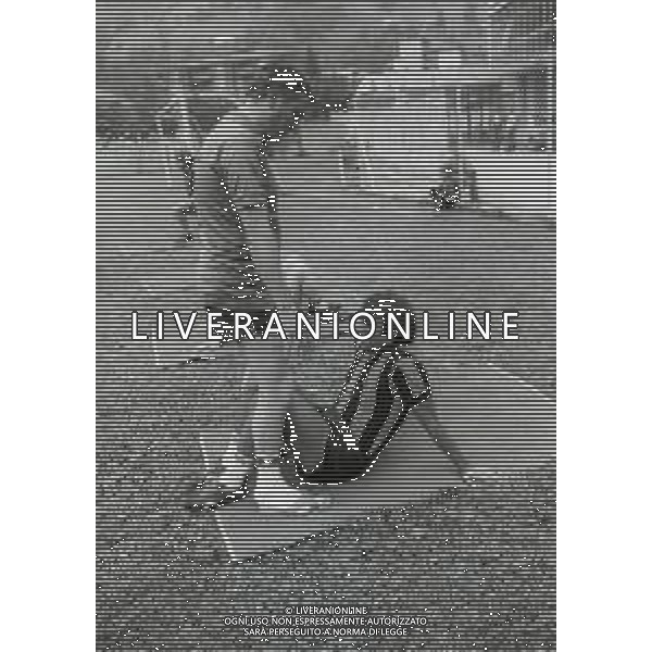 RETROSPETTIVA PIETRO ANASTASI CALCIATORE NELLA FOTO PIETRO ANASTASI IN RITIRO CON L\'INTER A SAN PELLEGRINO TERME NELL\'ANNO 1976 AG ALDO LIVERANI SAS