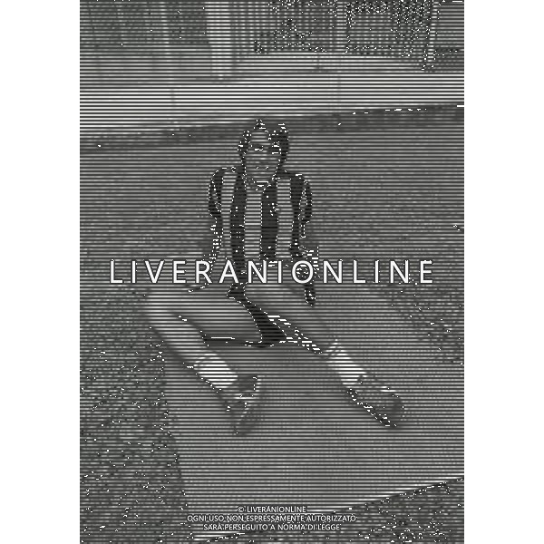 RETROSPETTIVA PIETRO ANASTASI CALCIATORE NELLA FOTO PIETRO ANASTASI IN RITIRO CON L\'INTER A SAN PELLEGRINO TERME NELL\'ANNO 1976 AG ALDO LIVERANI SAS