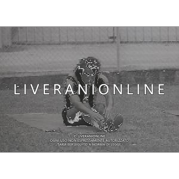 RETROSPETTIVA PIETRO ANASTASI CALCIATORE NELLA FOTO PIETRO ANASTASI IN RITIRO CON L\'INTER A SAN PELLEGRINO TERME NELL\'ANNO 1976 AG ALDO LIVERANI SAS
