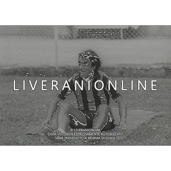 RETROSPETTIVA PIETRO ANASTASI CALCIATORE NELLA FOTO PIETRO ANASTASI IN RITIRO CON L\'INTER A SAN PELLEGRINO TERME NELL\'ANNO 1976 AG ALDO LIVERANI SAS