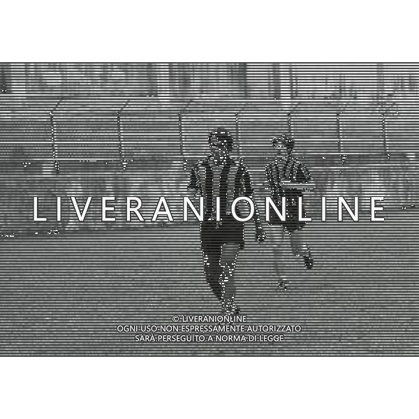 RETROSPETTIVA PIETRO ANASTASI CALCIATORE NELLA FOTO PIETRO ANASTASI IN RITIRO CON L\'INTER A SAN PELLEGRINO TERME NELL\'ANNO 1976 AG ALDO LIVERANI SAS