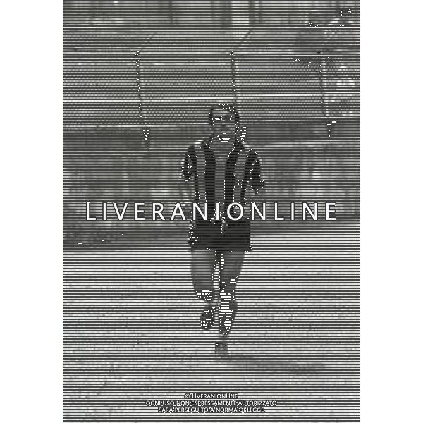 RETROSPETTIVA PIETRO ANASTASI CALCIATORE NELLA FOTO PIETRO ANASTASI IN RITIRO CON L\'INTER A SAN PELLEGRINO TERME NELL\'ANNO 1976 AG ALDO LIVERANI SAS