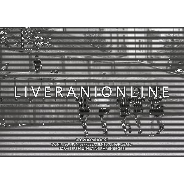 RETROSPETTIVA PIETRO ANASTASI CALCIATORE NELLA FOTO PIETRO ANASTASI IN RITIRO CON L\'INTER A SAN PELLEGRINO TERME NELL\'ANNO 1976 AG ALDO LIVERANI SAS