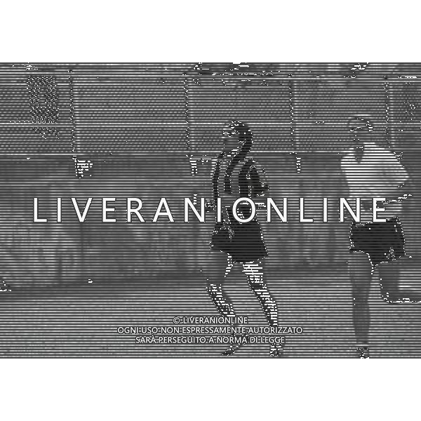 RETROSPETTIVA PIETRO ANASTASI CALCIATORE NELLA FOTO PIETRO ANASTASI IN RITIRO CON L\'INTER A SAN PELLEGRINO TERME NELL\'ANNO 1976 AG ALDO LIVERANI SAS