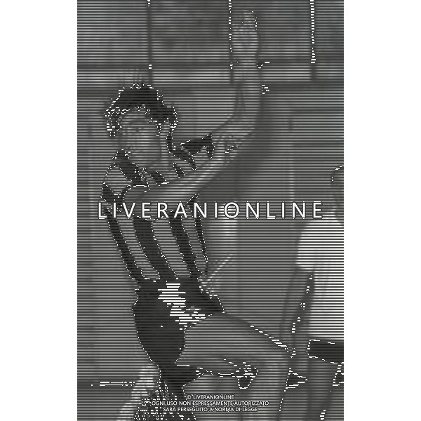RETROSPETTIVA PIETRO ANASTASI CALCIATORE NELLA FOTO PIETRO ANASTASI IN RITIRO CON L\'INTER A SAN PELLEGRINO TERME NELL\'ANNO 1976 AG ALDO LIVERANI SAS