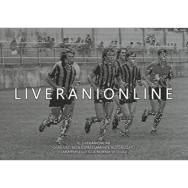 RETROSPETTIVA PIETRO ANASTASI CALCIATORE NELLA FOTO PIETRO ANASTASI IN RITIRO CON L\'INTER A SAN PELLEGRINO TERME NELL\'ANNO 1976 AG ALDO LIVERANI SAS