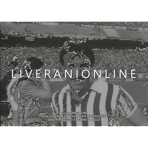 RETROSPETTIVA PIETRO ANASTASI CALCIATORE NELLA FOTO PIETRO ANASTASI CON LA MAGLIA DELL\'ASCOLI NELL\'ANNO 1977-1978 AG ALDO LIVERANI SAS