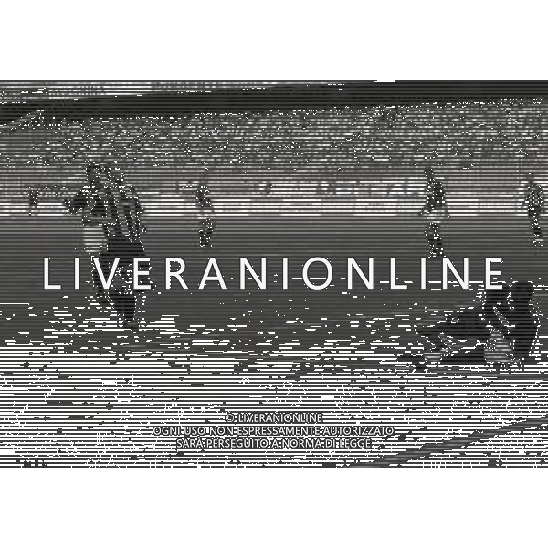 04-09-1994 TORINO CAMPIONATO DI CALCIO SERIE A TORINO-INTER 0-2 NELLA FOTO DENNIS BERGKAMP ELUCA PASTINE AG ALDO LIVERANI SAS
