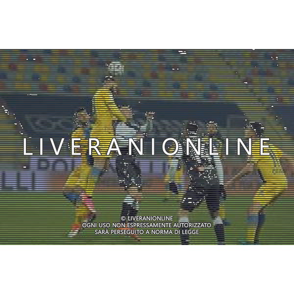 Frosinone vs SPAL Campionato Serie B - 17 Giornata Stadio B.Stirpe - Frosinone 04-01-2021 nella foto francesco Zampano svetta su lorenzo Dickmann ©Federico Gaetano/AGENZIA ALDO LIVERANI SAS