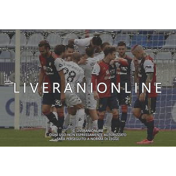 06-01-2021-CAGLIARI CALCIO-BENEVENTO CALCIO. CAMPIONATO CALCIO ITALIANO SERIE A 2020/2021. ITALIA, SARDEGNA, CAGLIARI, STADIO SARDEGNA ARENA. SALVATORE MOI/ALDO LIVERANI SAS NELLA FOTO: ESULTANZA GOL DI TUIA, BENEVENTO IN TRASFERTA CONTRO CAGLIARI. 1-2.