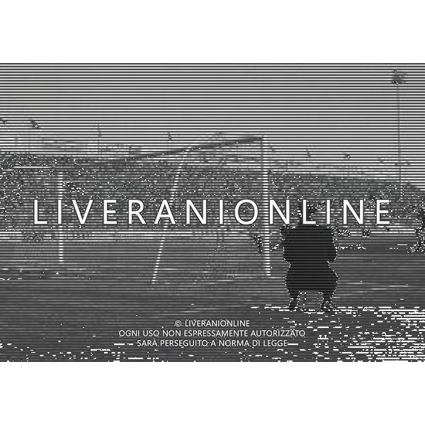 12-02-1984 CREMONA CAMPIONATO DI CALCIO SERIE B CREMONESE LECCE 0-0 NELLA FOTO FOTOGRAFO IN CAMPO AG ALDO LIVERANI SAS