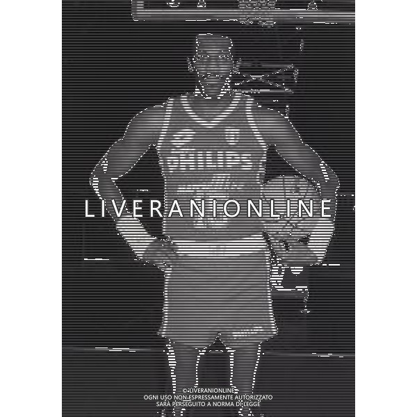 RETROSPETTIVA BOB MC ADOO BASKET NELLA FOTO BOB MC ADOO CON LA MAGLIA DELLA PHILIPS MILANO NELL\'ANNO 1988-1989 AG ALDO LIVERANI SAS