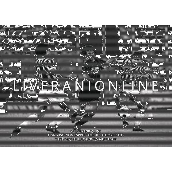 28-08-1988 BERGAMO 3 GIORNATA DI COPPA ITALIA ATALANTA-JUVENTUS 1-1 NELLA FOTO ROBERTO SOLDA\' E RUI BARROS AG ALDO LIVERANI SAS