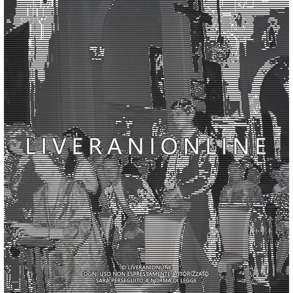 11-07-1964 CANNES MATRIMONIO GAY BORBONE PARMA NELLA FOTO VITTORIO EMANULE DI SAVOIA ALLA FUNZIONE DEL MATRIMONIO AG ALDO LIVERANI SAS