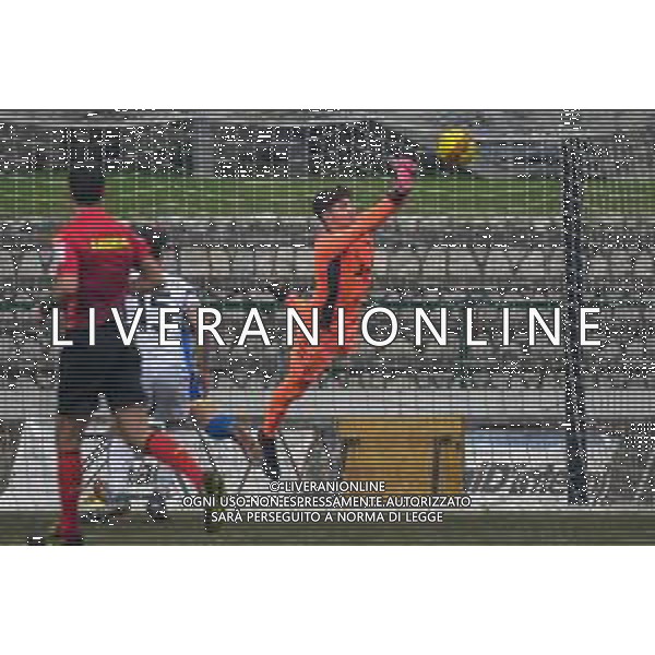 Fabio Fagiolini/LM - Carrarese vs Juventus U23 - Campionato di Calcio Serie C - Lega Pro 2020/2021 09 gennaio 2021 - Carrara, Italia Nella foto: Franco Israel Wibmer (Juventus U23) esce di pugno @LM/Fabio Fagiolini AG ALDO LIVERANI SAS
