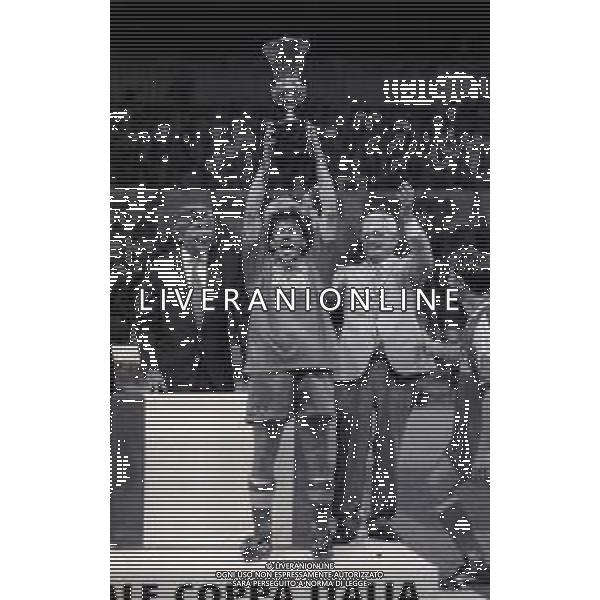 1994-1995 PARMA FINALE DI COPPA ITALIA PARMA JUVENTUS NELLA FOTO ALESSANDRO DEL PIERO CON LA COPPA ITALIA AG ALDO LIVERANI SAS