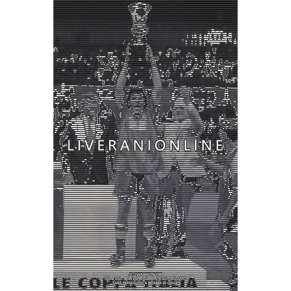 1994-1995 PARMA FINALE DI COPPA ITALIA PARMA JUVENTUS NELLA FOTO ALESSANDRO DEL PIERO CON LA COPPA ITALIA AG ALDO LIVERANI SAS