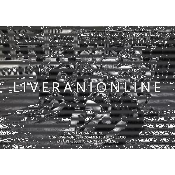 1994-1995 PARMA FINALE DI COPPA ITALIA PARMA JUVENTUS NELLA FOTO I GIOCATORI DELLA JUVENTUS FESTEGGIANO LA VITTORIA DELLA COPPA ITALIA AG ALDO LIVERANI SAS