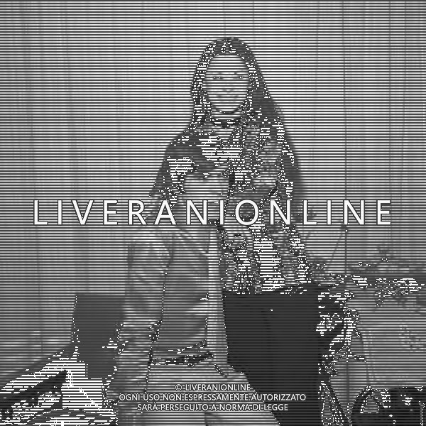 ROSANNA FRATELLO CANTANTE E ATTRICE ITALIANA CON IL MARITO PINO CAPPELLANO E LA SUA FAMIGLIA NEL 1971 - RETROSPETTIVA ©Archivio Giovanni Liverani / AG. ALDO LIVERANI SAS