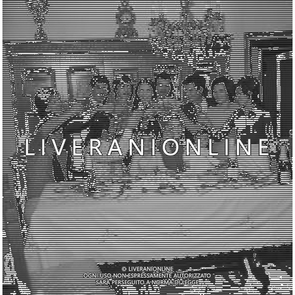 ROSANNA FRATELLO CANTANTE E ATTRICE ITALIANA CON IL MARITO PINO CAPPELLANO E LA SUA FAMIGLIA NEL 1971 - RETROSPETTIVA ©Archivio Giovanni Liverani / AG. ALDO LIVERANI SAS