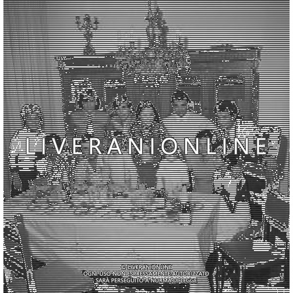 ROSANNA FRATELLO CANTANTE E ATTRICE ITALIANA CON IL MARITO PINO CAPPELLANO E LA SUA FAMIGLIA NEL 1971 - RETROSPETTIVA ©Archivio Giovanni Liverani / AG. ALDO LIVERANI SAS