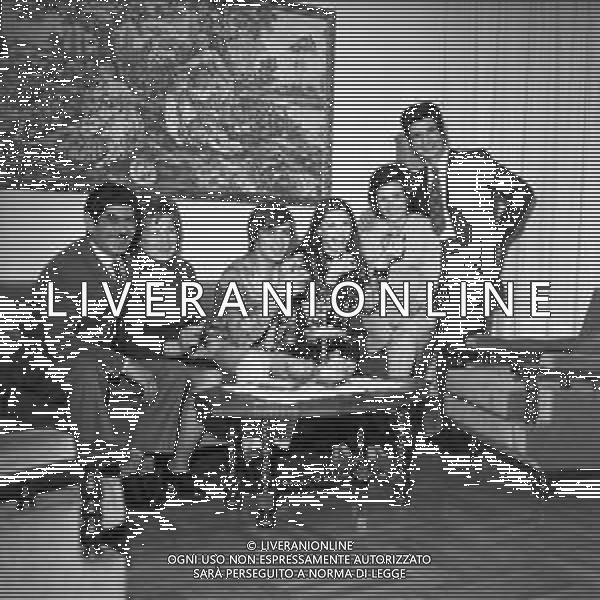 ROSANNA FRATELLO CANTANTE E ATTRICE ITALIANA CON IL MARITO PINO CAPPELLANO E LA SUA FAMIGLIA NEL 1971 - RETROSPETTIVA ©Archivio Giovanni Liverani / AG. ALDO LIVERANI SAS