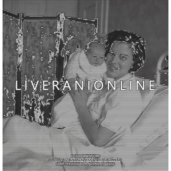 RETROSPETTIVA ANTONELLA LUALDI ATTRICE NELLA FOTO ANTONELLA LUALDI CON FRANCO INTERLENGHI IN CLINICA PER LA NASCITA DELLA FIGLIA STELLA AG ALDO LIVERANI SAS 