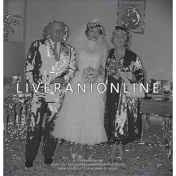 RETROSPETTIVA ANTONELLA LUALDI ATTRICE NELLA FOTO ANTONELLA LUALDI CON FRANCO INTERLENGHI IL GIORNO DELLE NOZZE CON FRANCO INTERLENGHI AG ALDO LIVERANI SAS