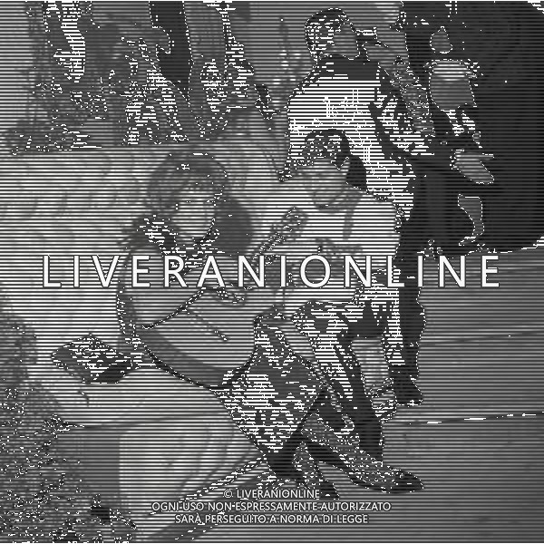 RETROSPETTIVA ANTONELLA LUALDI ATTRICE NELLA FOTO ANTONELLA LUALDI A CASA FUSTENBERG A CORTINA D\'AMPEZZO IL 31-12-1965 AG ALDO LIVERANI SAS 