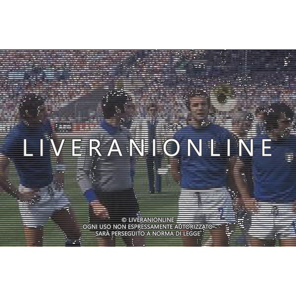 ZOFF DINO PORTIERE DELLA NAZIONALE ITALIANA DI CALCIO - RETROSPETTIVA NELLA FOTO CON GIORGIO CHINAGLIA, LUCIANO SPINOSI E PIETRO ANASTASI ©Archivio Giovanni Liverani/AGENZIA ALDO LIVERANI SAS