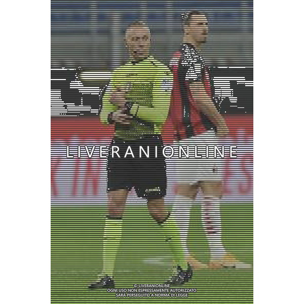 l\'arbitro Paolo Valeri di Roma e sulla DX Zlatan Ibrahimovic (Milan) Milan vs Torino Coppa Italia - ottavi di finale Milano 12-01-2021 Stadio Giuseppe Meazza - San Siro foto Roberto Garavaglia/ag. Aldo Liverani sas /AGENZIA ALDO LIVERANI SAS