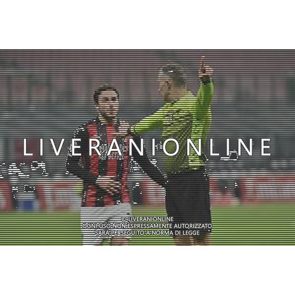 i giocatori del Milan protestano con l\'arbitro Paolo Valeri di Roma Milan vs Torino Coppa Italia - ottavi di finale Milano 12-01-2021 Stadio Giuseppe Meazza - San Siro foto Roberto Garavaglia/ag. Aldo Liverani sas /AGENZIA ALDO LIVERANI SAS