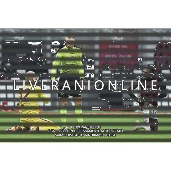 l\'arbitro Paolo Valeri di Roma tra Vanja Milinkovic Savic (Torino) SX e Rafael Leao (Milan) DX Milan vs Torino Coppa Italia - ottavi di finale Milano 12-01-2021 Stadio Giuseppe Meazza - San Siro foto Roberto Garavaglia/ag. Aldo Liverani sas /AGENZIA ALDO LIVERANI SAS
