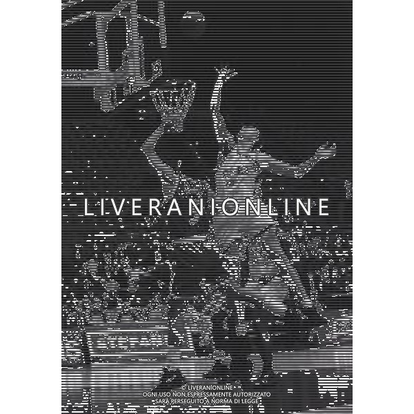 1996-1997 MILANO FIBA EUROLEAGUE STEFANEL MILANO-CSKA MOSCA NELLA FOTO AZIONE DI GIOCO AG ALDO LIVERANI SAS