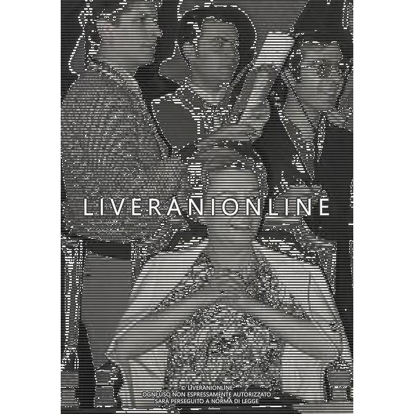 RETROSPETTAIVA FEDERICO FELLINI REGISTA  NELLA FOTO GIULIETTA MASINA E FEDERICO FELLINI NELL\'ANNO 1971 RICEVE LA LAUREA AD HONOREM ALL\'UNIVERSITA\' DI PAVIA AG ALDO LIVERANI SAS