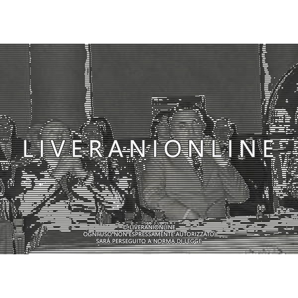 RETROSPETTAIVA FEDERICO FELLINI REGISTA NELLA FOTO FEDERICO FELLINI NELL\'ANNO 1971 RICEVE LA LAUREA AD HONOREM ALL\'UNIVERSITA\' DI PAVIA AG ALDO LIVERANI SAS  