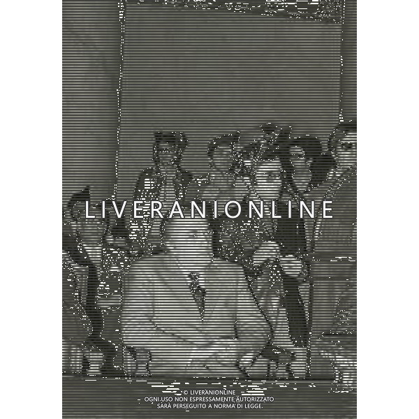 RETROSPETTAIVA FEDERICO FELLINI REGISTA NELLA FOTO FEDERICO FELLINI NELL\'ANNO 1971 RICEVE LA LAUREA AD HONOREM ALL\'UNIVERSITA\' DI PAVIA AG ALDO LIVERANI SAS  
