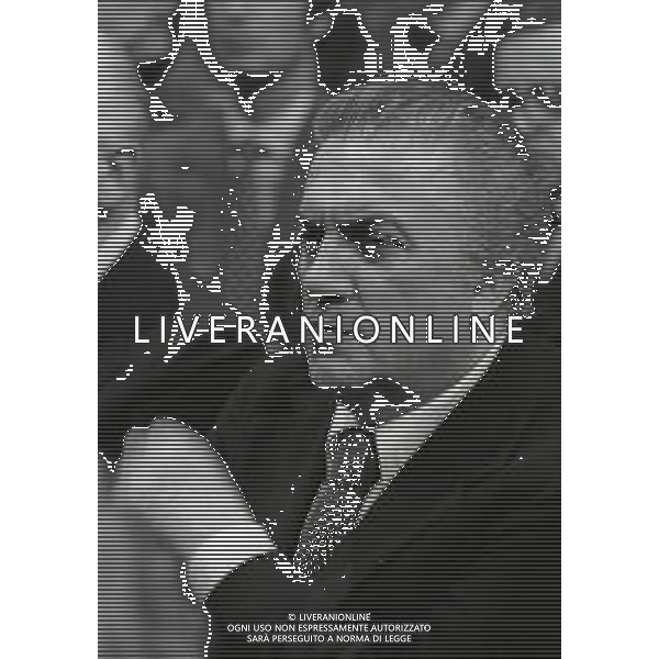 RETROSPETTAIVA FEDERICO FELLINI REGISTA NELLA FOTO FEDERICO FELLINI NELL\'ANNO 1974 AL PREMIO RIZZOLI A MILANO AG ALDO LIVERANI SAS 