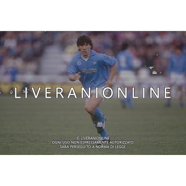 GIANFRANCO ZOLA CALCIATORE CON LA MAGLIA DEL NAPOLI NEL 1989-1990 - RETROSPETTIVA ©Archivio DFP/AGENZIA ALDO LIVERANI SAS