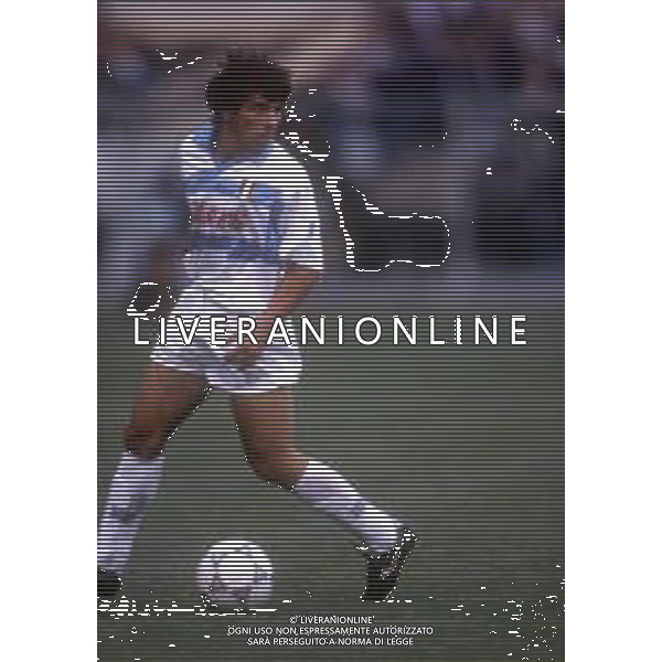 GIANFRANCO ZOLA CALCIATORE CON LA MAGLIA DEL NAPOLI NEL 1990-1991 - RETROSPETTIVA ©Archivio DFP/AGENZIA ALDO LIVERANI SAS