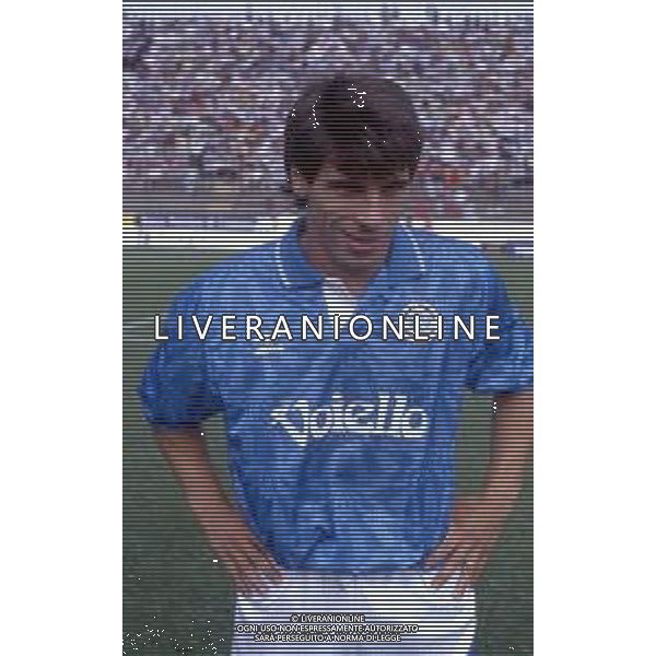 GIANFRANCO ZOLA CALCIATORE CON LA MAGLIA DEL NAPOLI NEL 1991-1992 - RETROSPETTIVA ©Archivio DFP/AGENZIA ALDO LIVERANI SAS