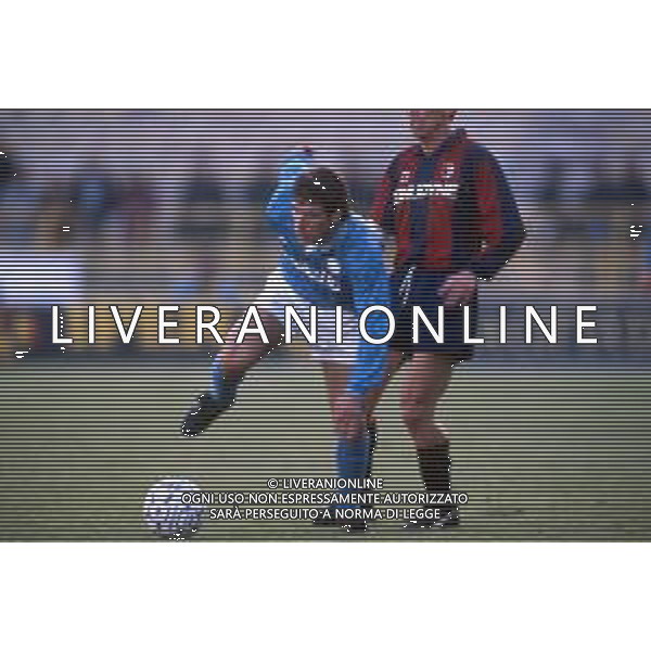 GIANFRANCO ZOLA CALCIATORE CON LA MAGLIA DEL NAPOLI NEL 1991-1992 - RETROSPETTIVA ©Archivio DFP/AGENZIA ALDO LIVERANI SAS