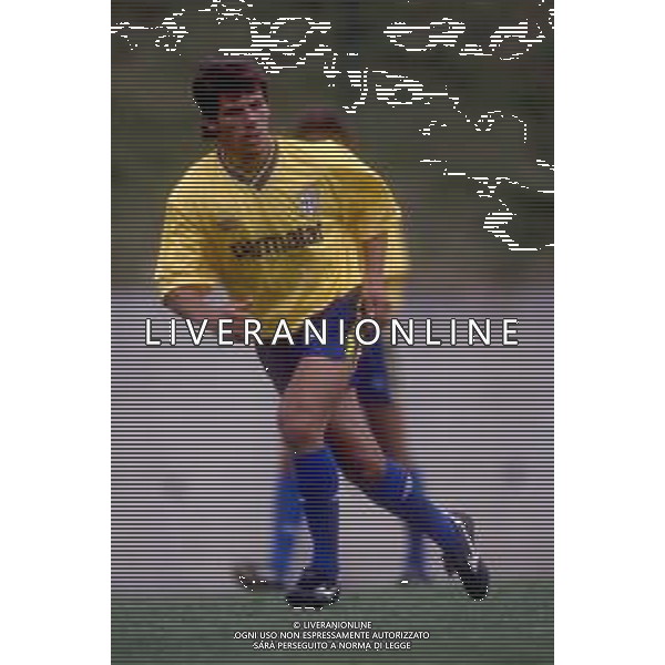 GIANFRANCO ZOLA CALCIATORE CON LA MAGLIA DEL PARMA - RETROSPETTIVA ANNI \'90 ©Archivio DFP/AGENZIA ALDO LIVERANI SAS
