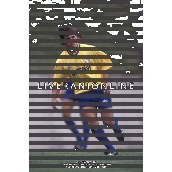 GIANFRANCO ZOLA CALCIATORE CON LA MAGLIA DEL PARMA - RETROSPETTIVA ANNI \'90 ©Archivio DFP/AGENZIA ALDO LIVERANI SAS