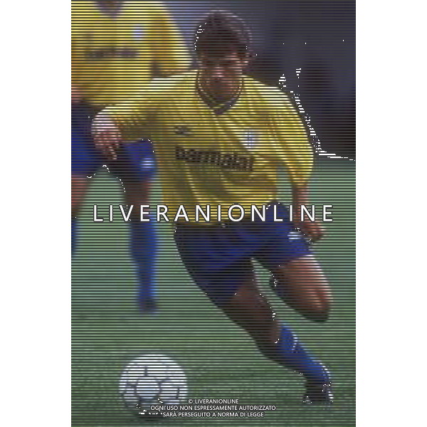 GIANFRANCO ZOLA CALCIATORE CON LA MAGLIA DEL PARMA - RETROSPETTIVA ANNI \'90 ©Archivio DFP/AGENZIA ALDO LIVERANI SAS